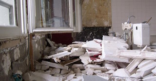 Демонтаж хрущевки в Щекино - удаление старых полов и стен по выгодной цене от 1750 рублей.